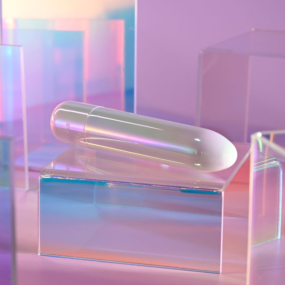 Evolved EASY DOES IT - Pearlescent White 10 cm USB Rechargeable Bullet-EN-RS-4530-2